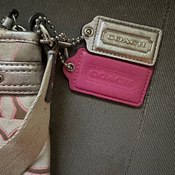 Light beige Coach cross-body purse with beige and pink C design - Picture 5 of 8